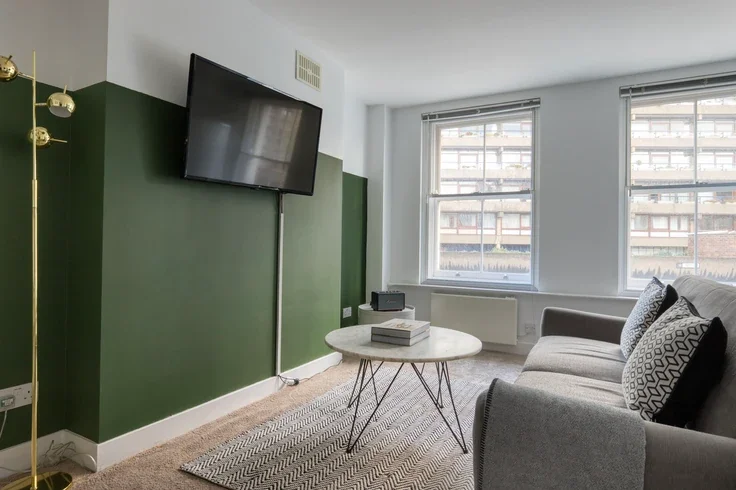 Flat Aldersgate Street in City of London