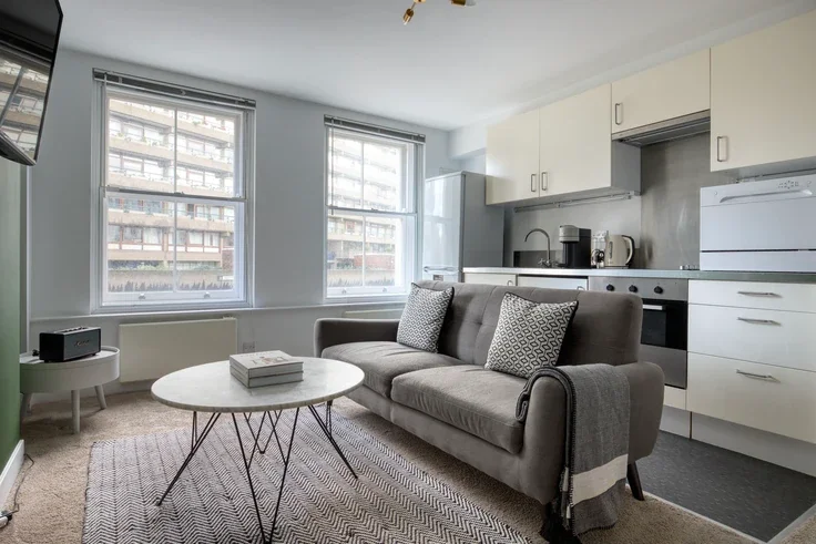 Flat Aldersgate Street in City of London