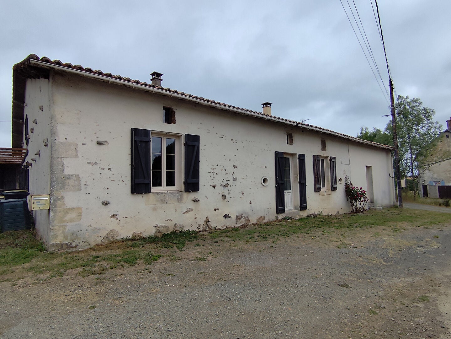 House D 24 in Saint-Georges-de-Noisné