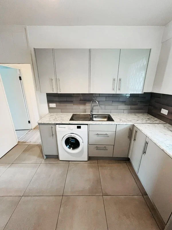 Room Camberwell Road in Greater London