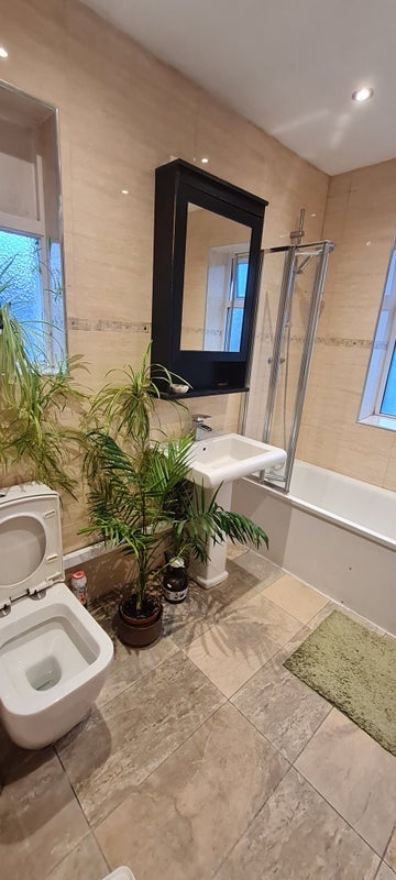 Room Lyndhurst Avenue in Greater London