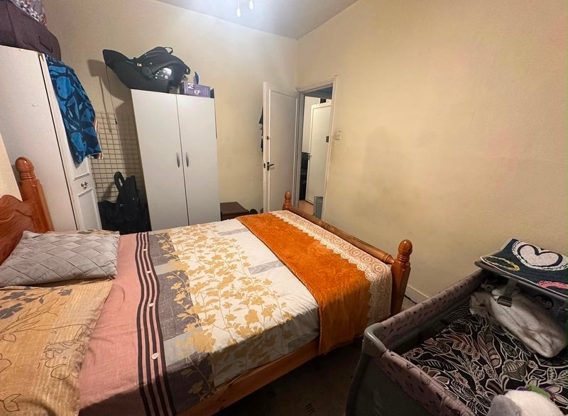 Room Cann Hall Road in Greater London