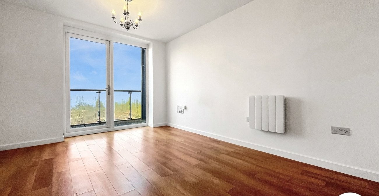 Flat Ocean Drive in Gillingham