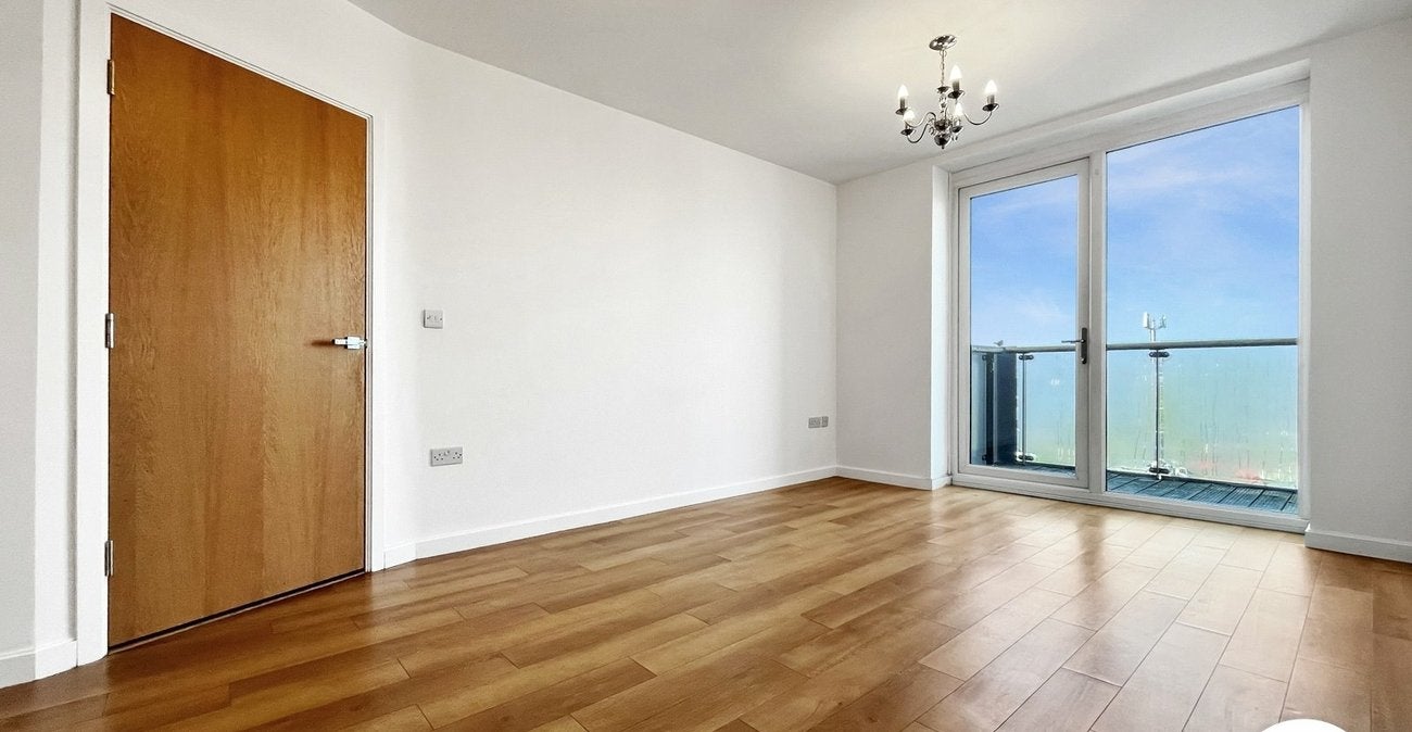 Flat Ocean Drive in Gillingham
