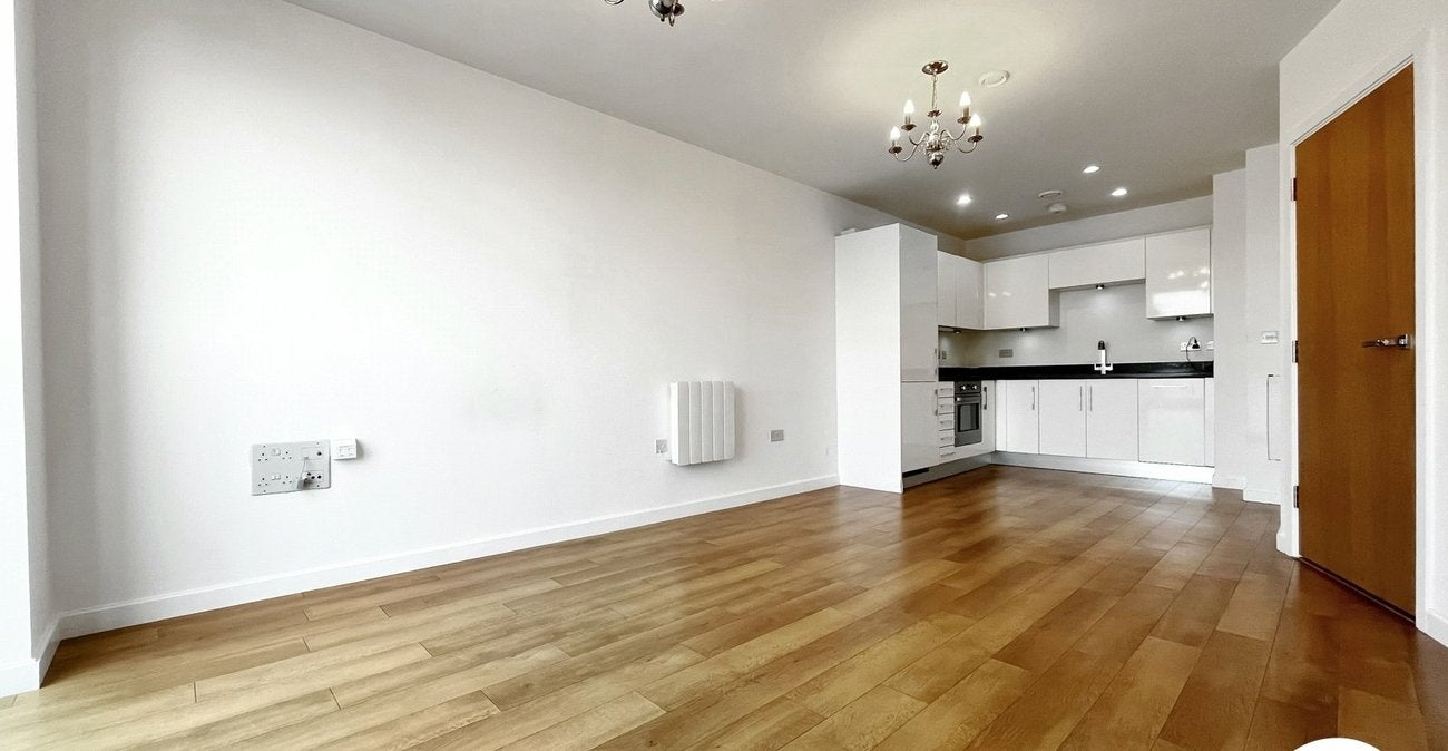 Flat Ocean Drive in Gillingham