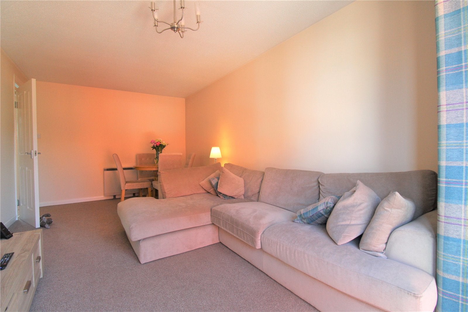 Flat Logie Green Road in City of Edinburgh