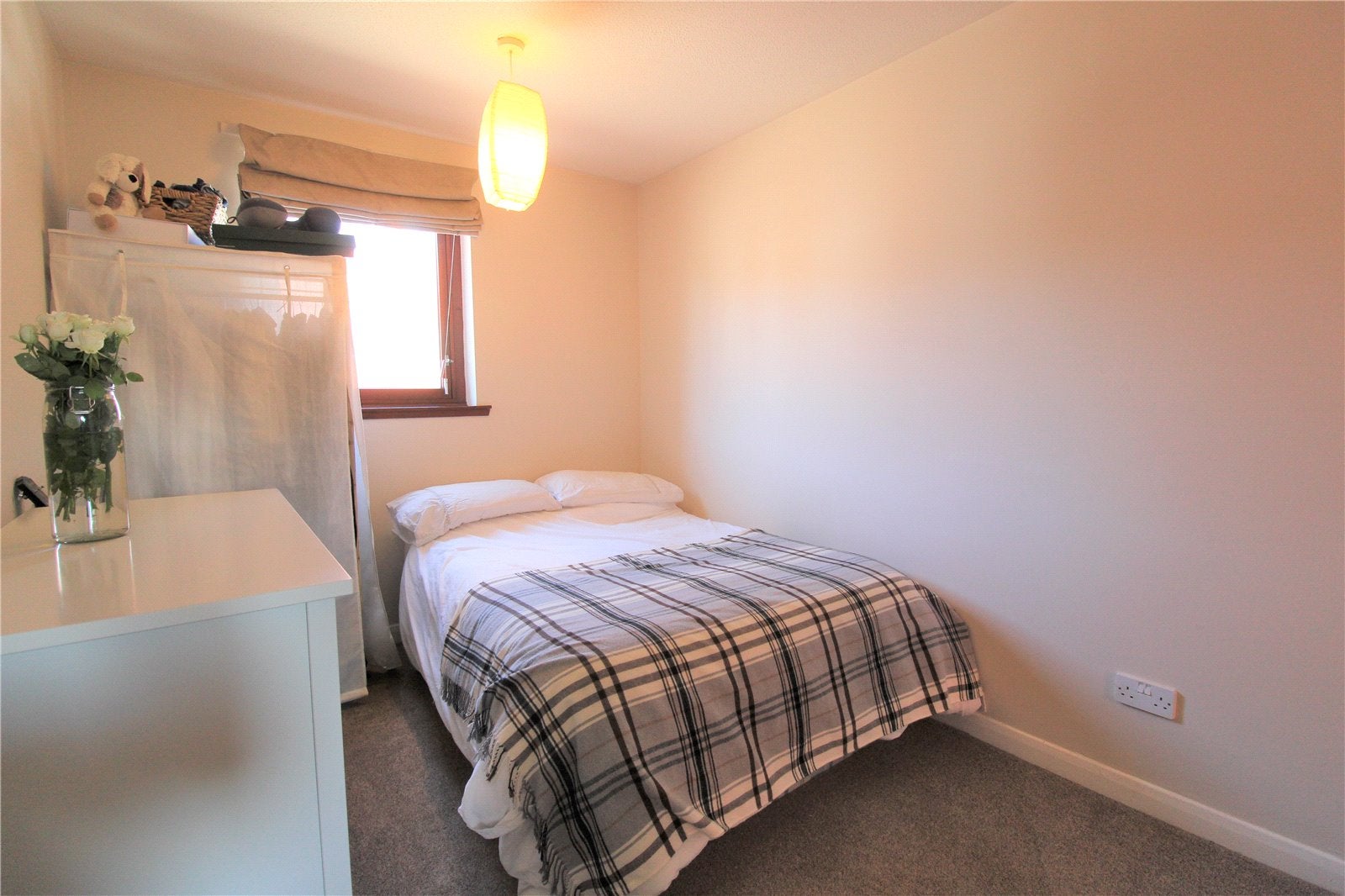 Flat Logie Green Road in City of Edinburgh