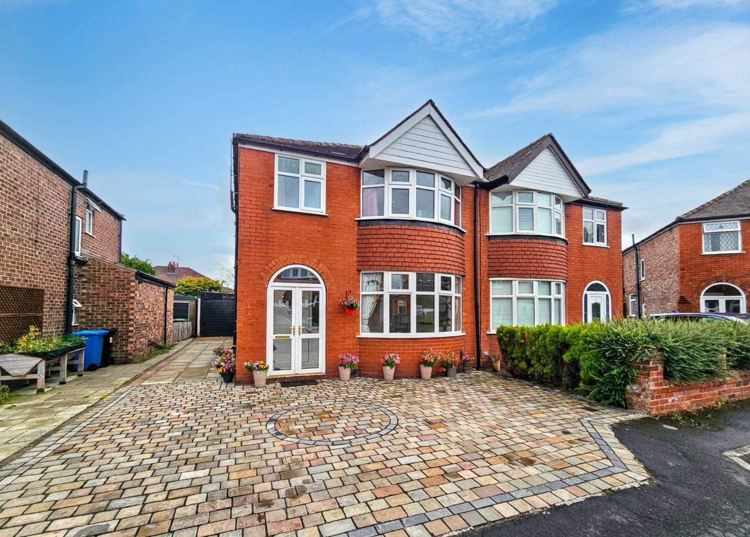 House Brookfield Drive in Trafford