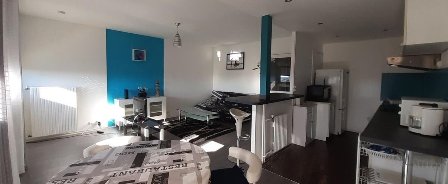Room Rue des Treilles in Libourne