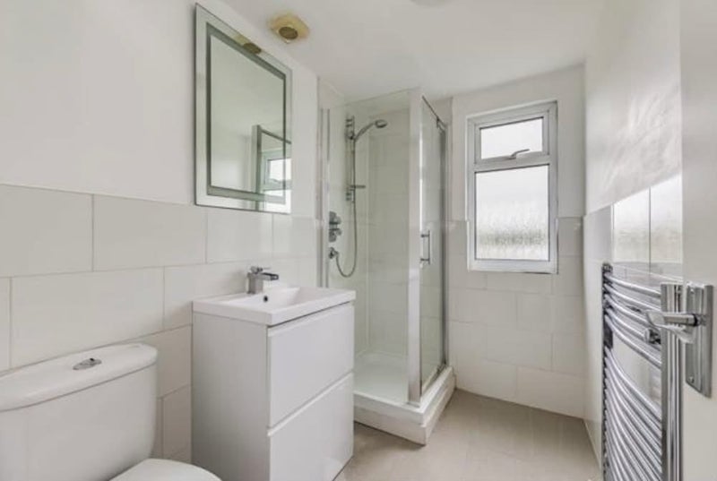 Room Daybrook Road in Greater London