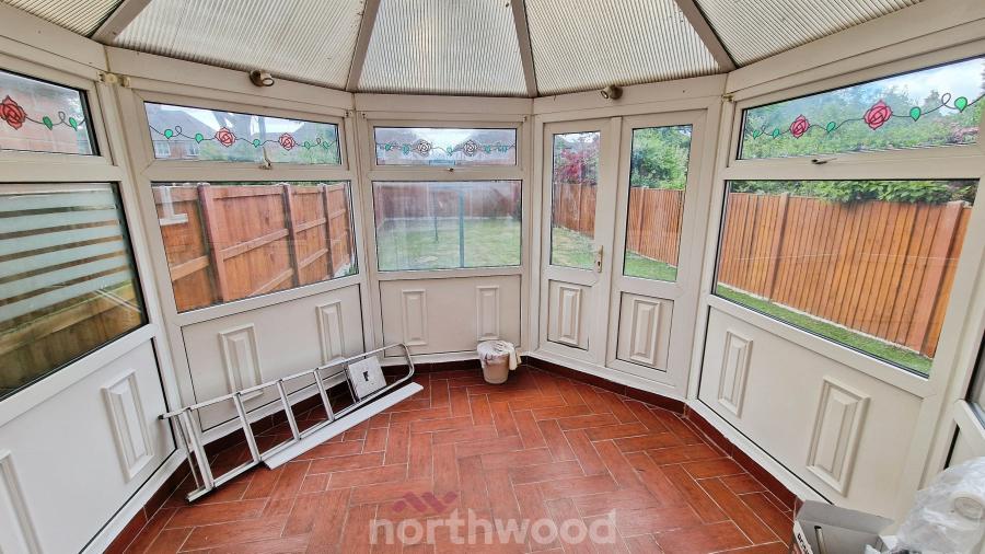 House Warren Close in Doncaster