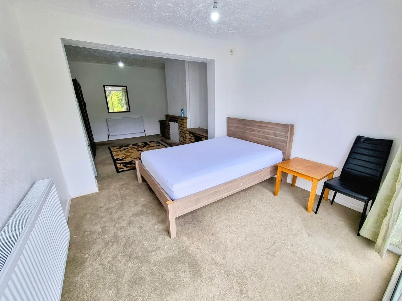 Room Heath Park Road in Greater London