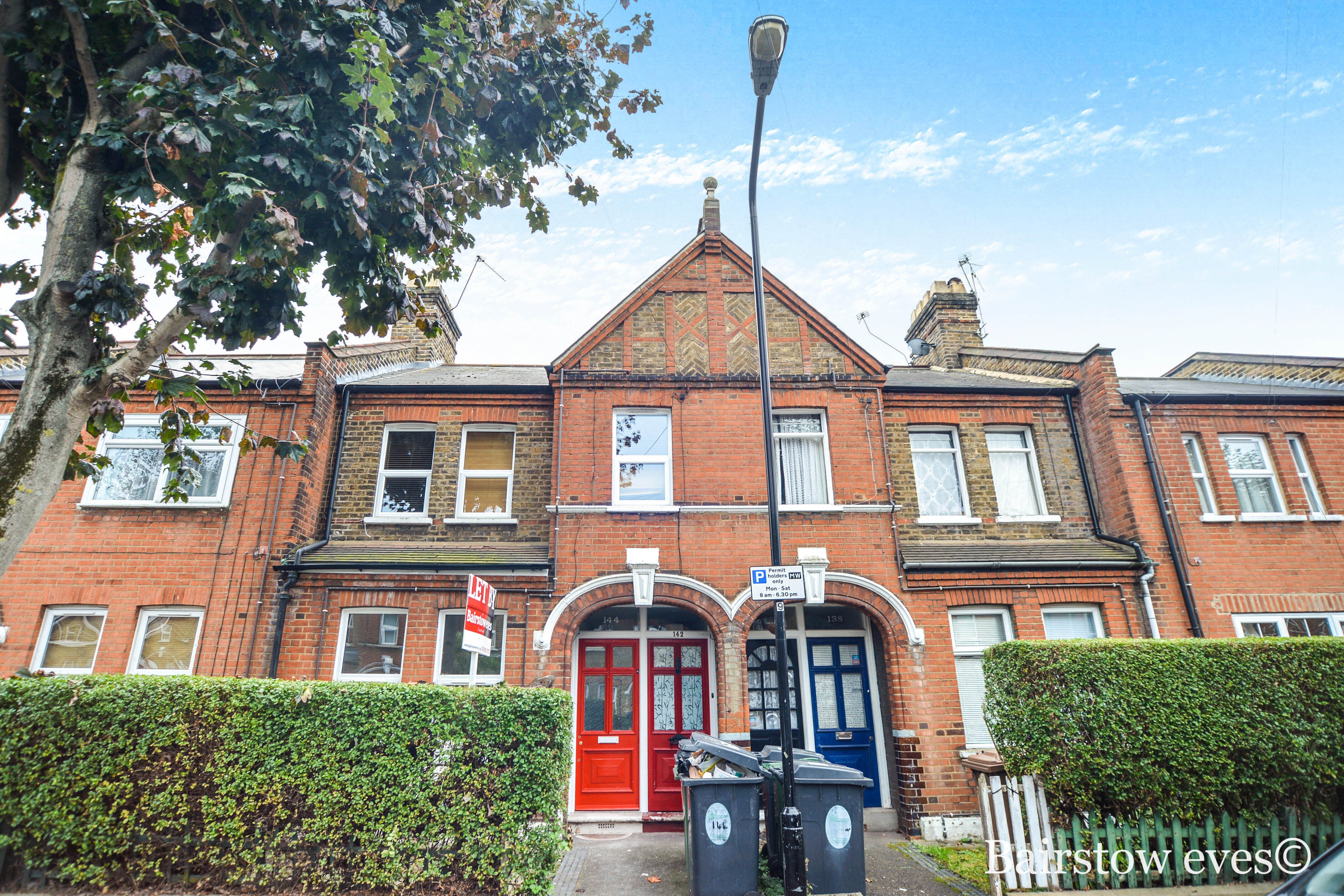 Flat Warner Road in Greater London