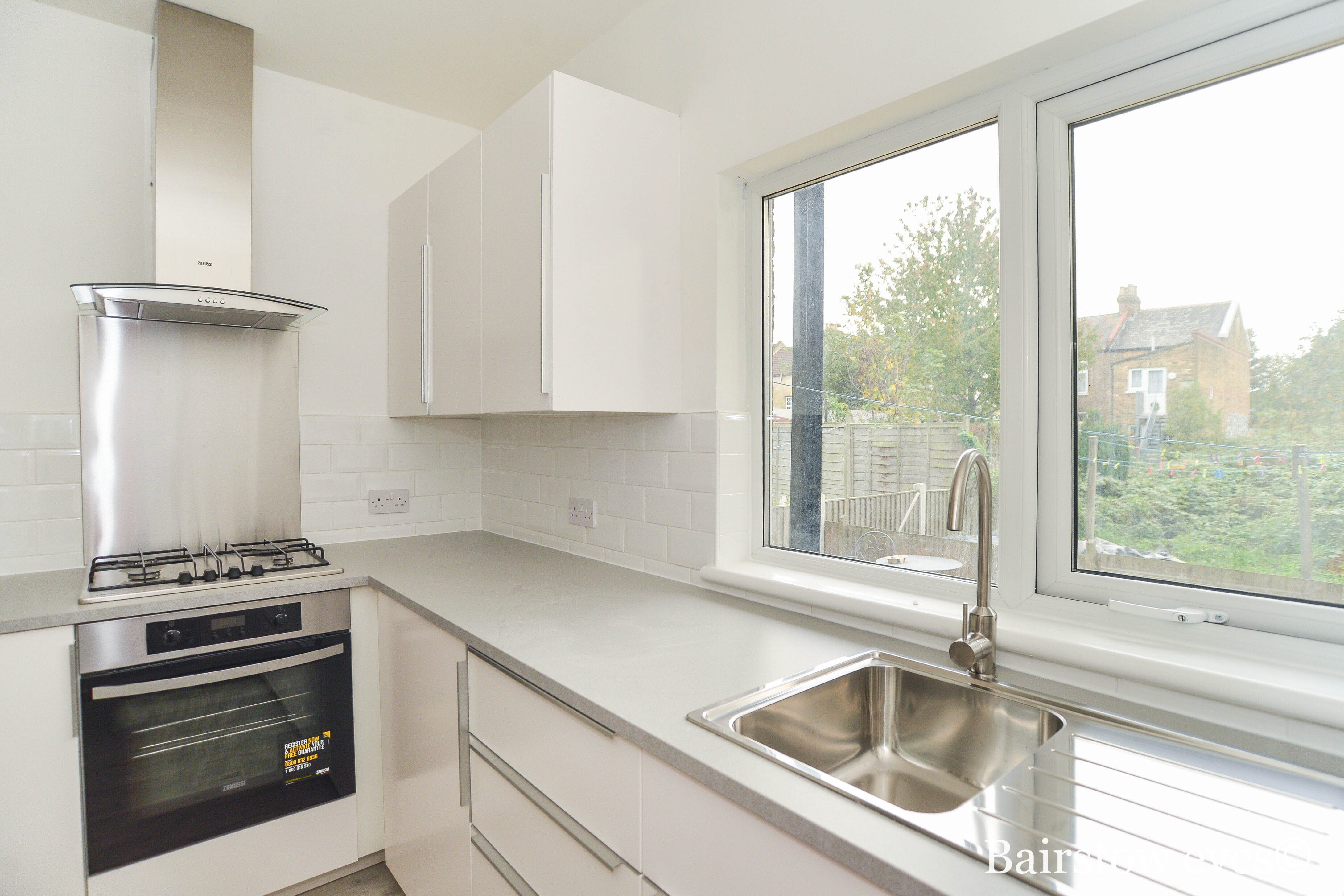 Flat Warner Road in Greater London