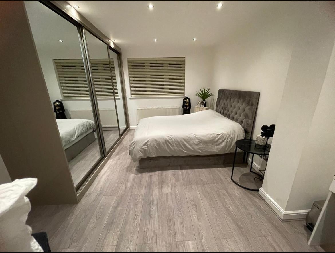 Room Kingfisher Avenue in Greater London