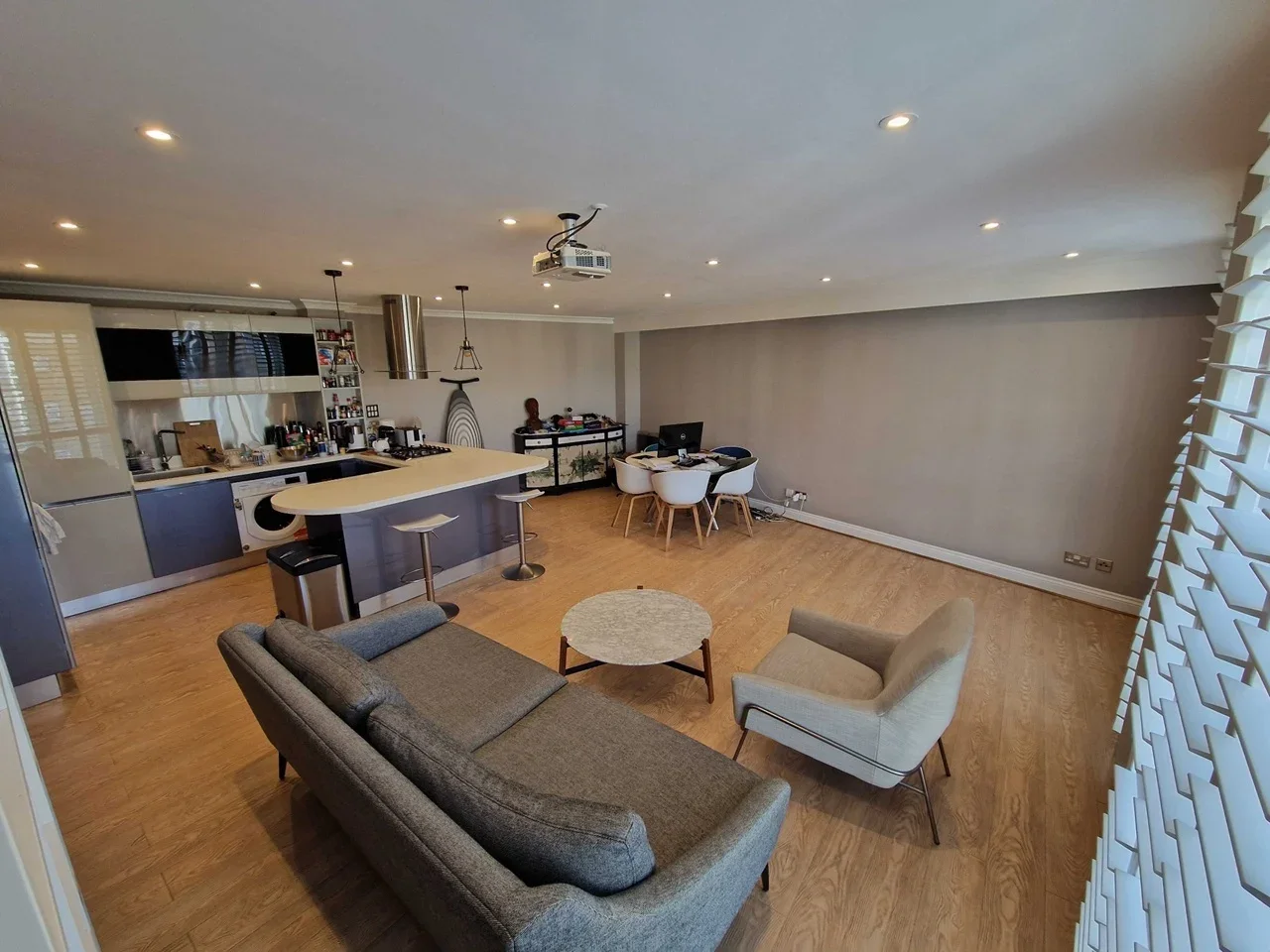 Flat Palgrave Gardens in City of Westminster