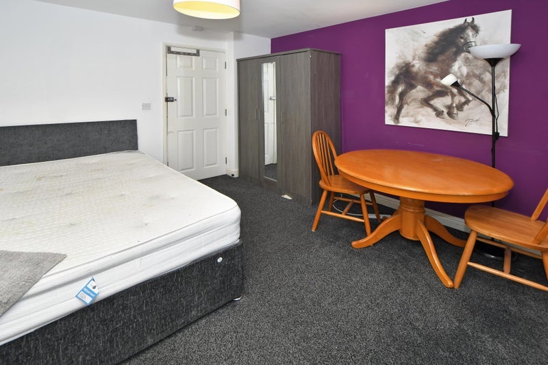 Room King Street in Newcastle-under-Lyme