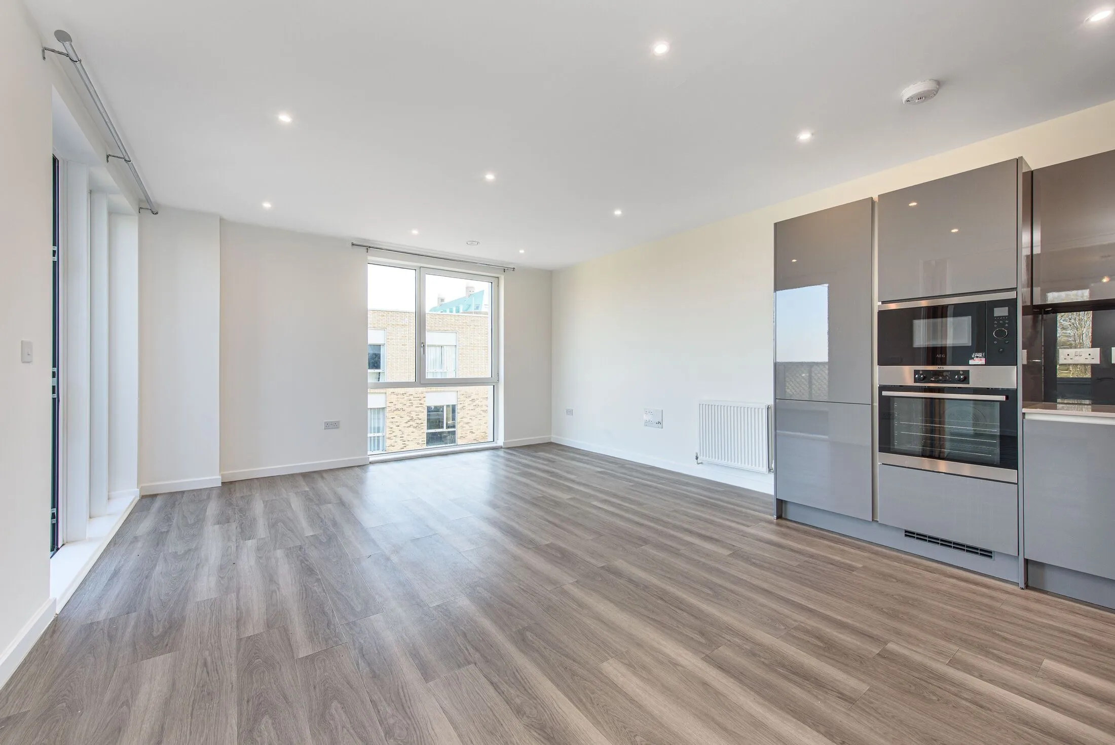 Flat Medawar Drive in Greater London