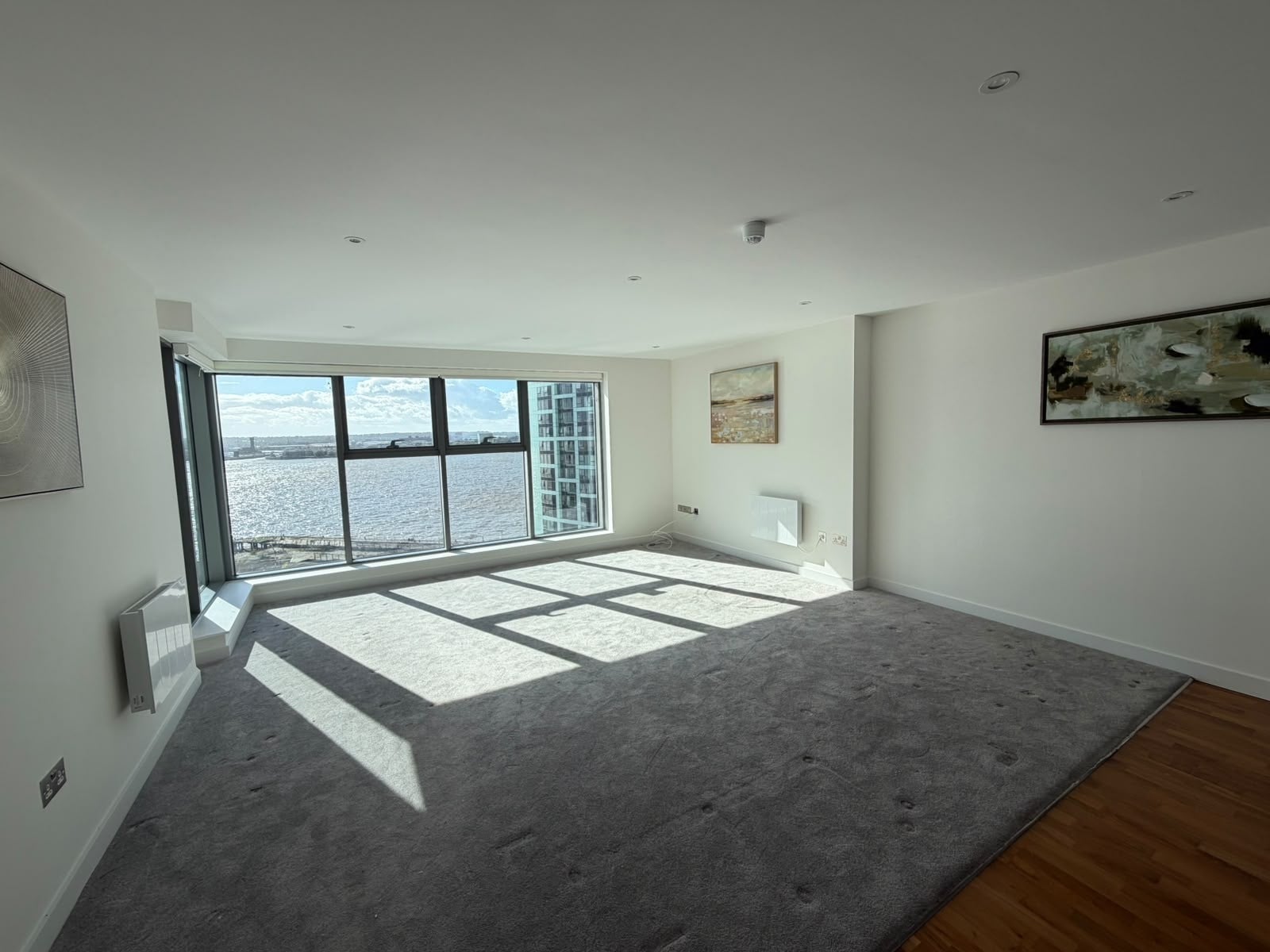 Flat William Jessop Way in Liverpool