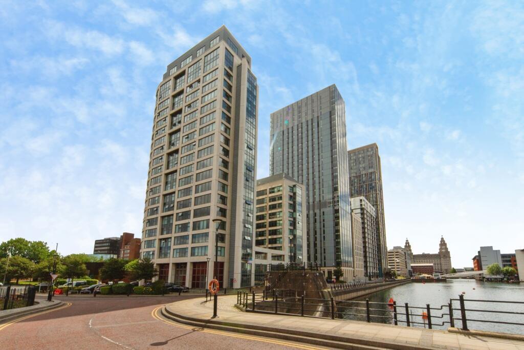 Flat William Jessop Way in Liverpool
