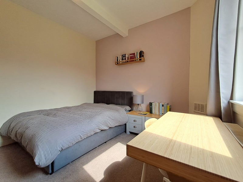 Room Hutchison Road in City of Edinburgh