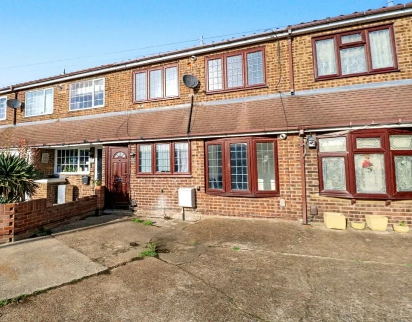 House Linford Road in Chadwell St Mary