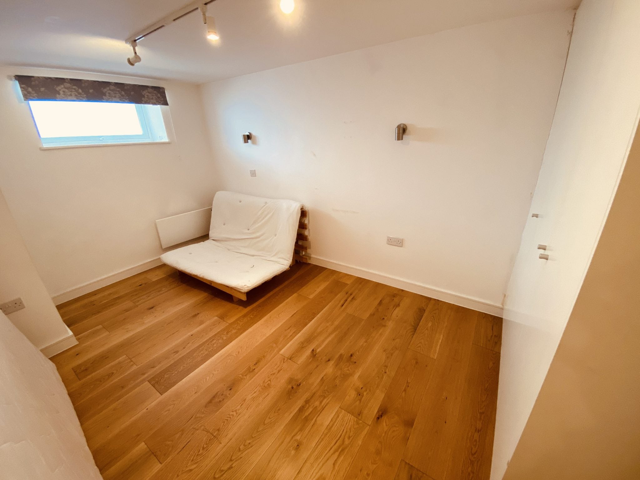 Flat Pembroke Road in London