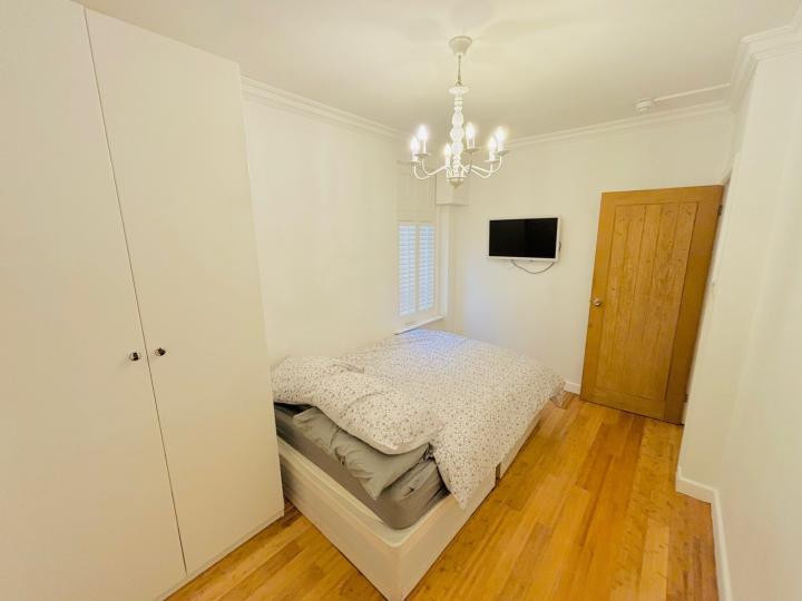 Flat Watts Street in London