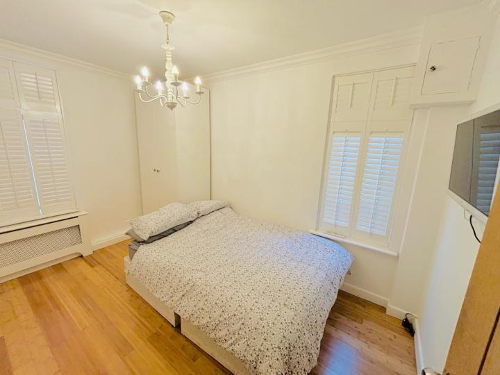 Flat Watts Street in London