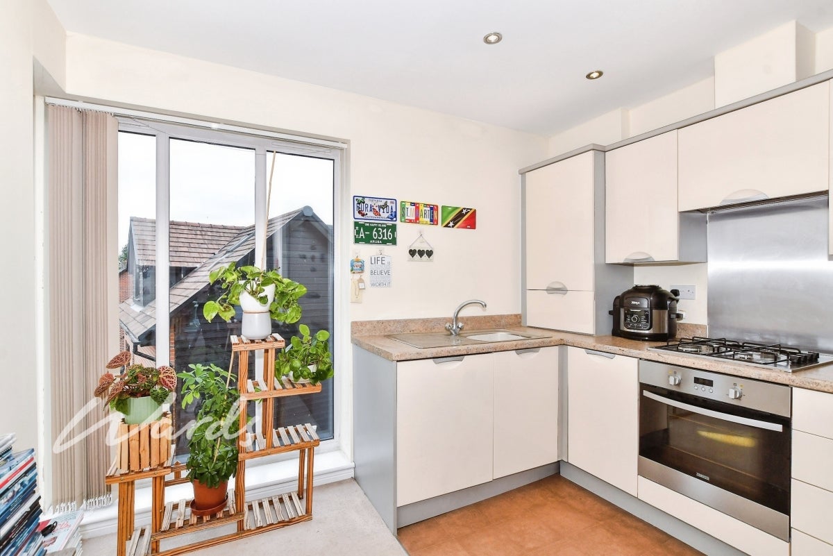 Flat Hawley Drive in Tonbridge and Malling