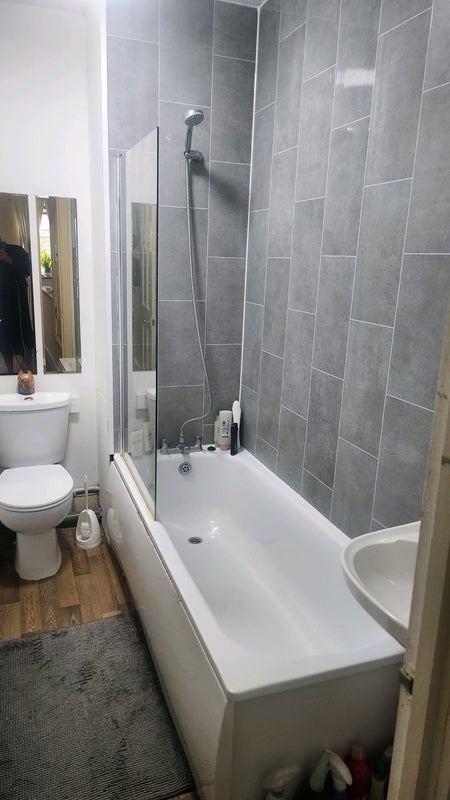 Room Hermon Hill in Greater London