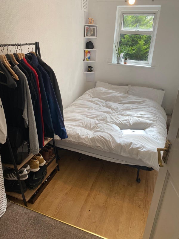 Room Hermon Hill in Greater London