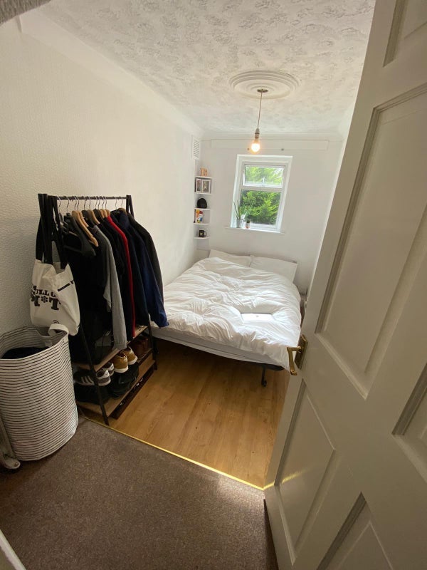 Room Hermon Hill in Greater London