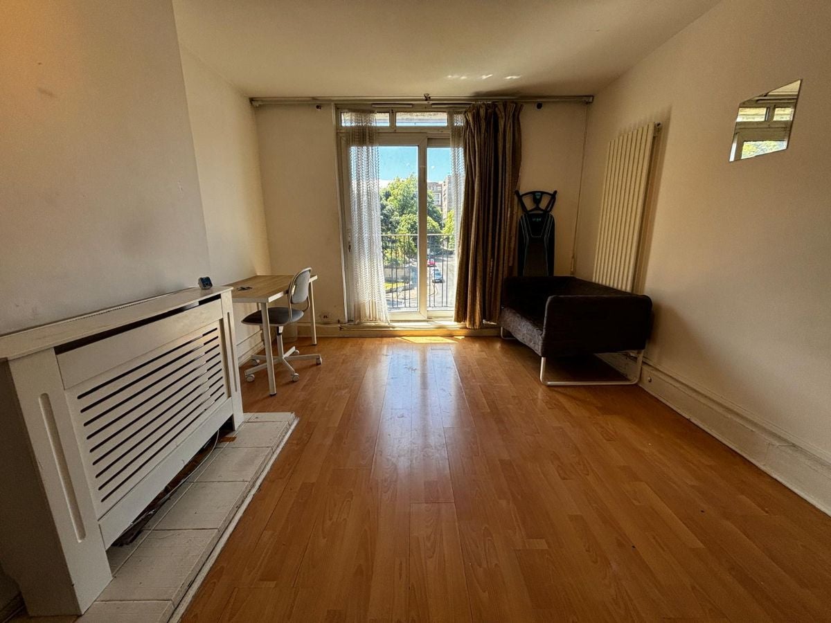 Flat Hilgrove Road in Greater London