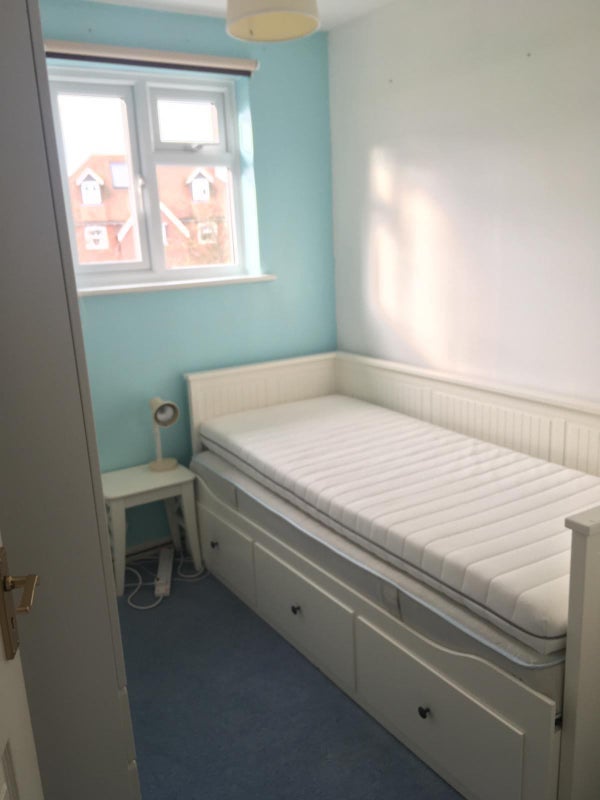 Room Eliot Drive in Marlow