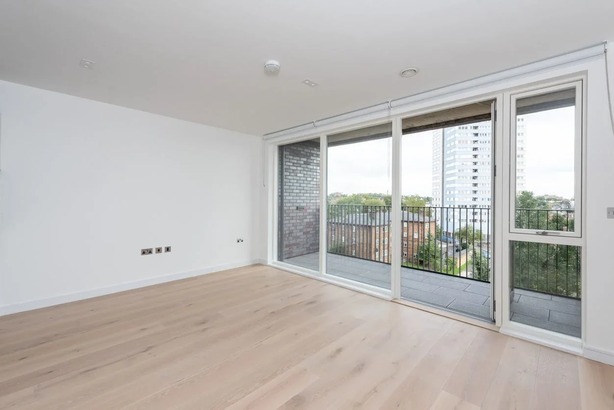 Flat Belsize Road in Greater London