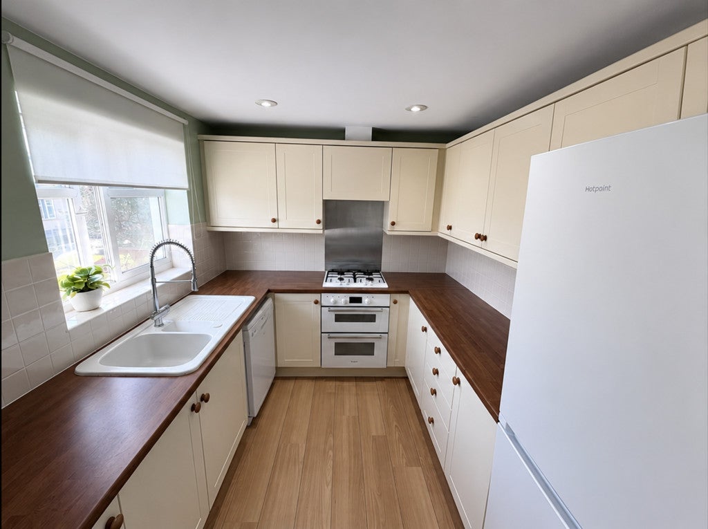 House Chestnut Crescent in Teignbridge
