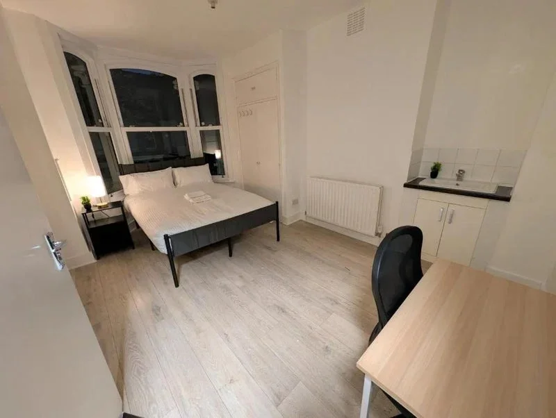 Room Bardolph Road in Greater London