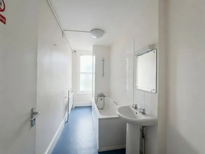 Room Bardolph Road in Greater London