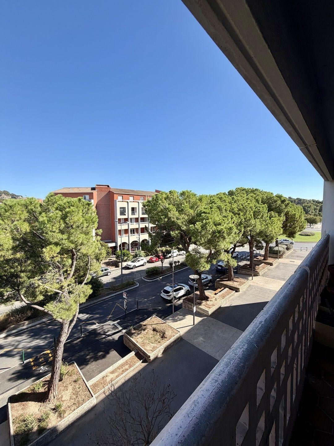 Flat Boulevard Ange Delestrade in Plan-de-Cuques
