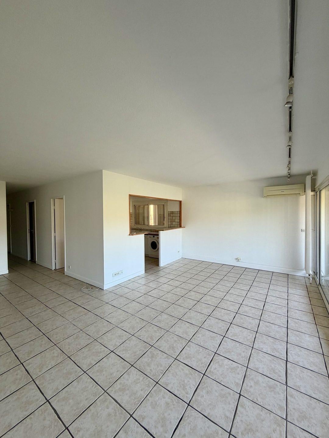 Flat Boulevard Ange Delestrade in Plan-de-Cuques