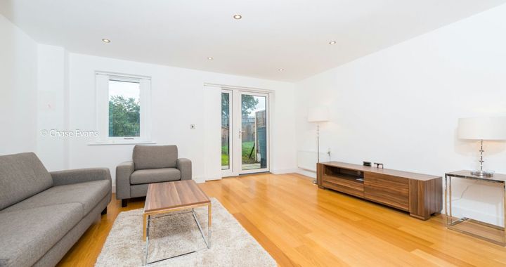House Fairthorn Road in Greater London