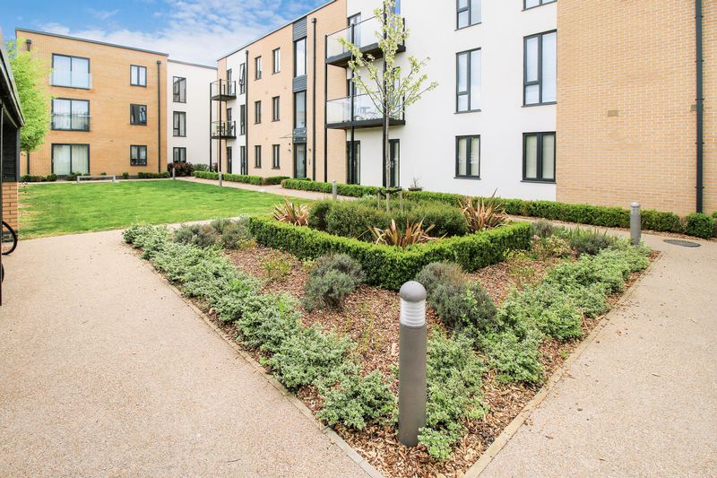 Flat Wenman Road in South Oxfordshire