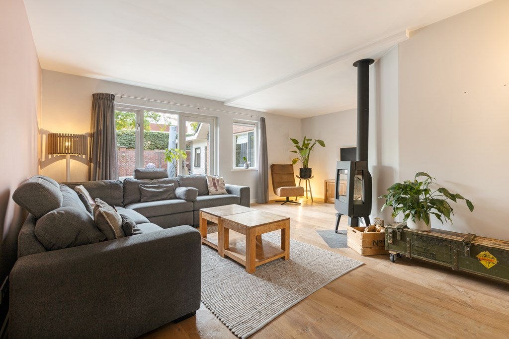 Tussenwoning te koop: De Ring 14, Wekerom