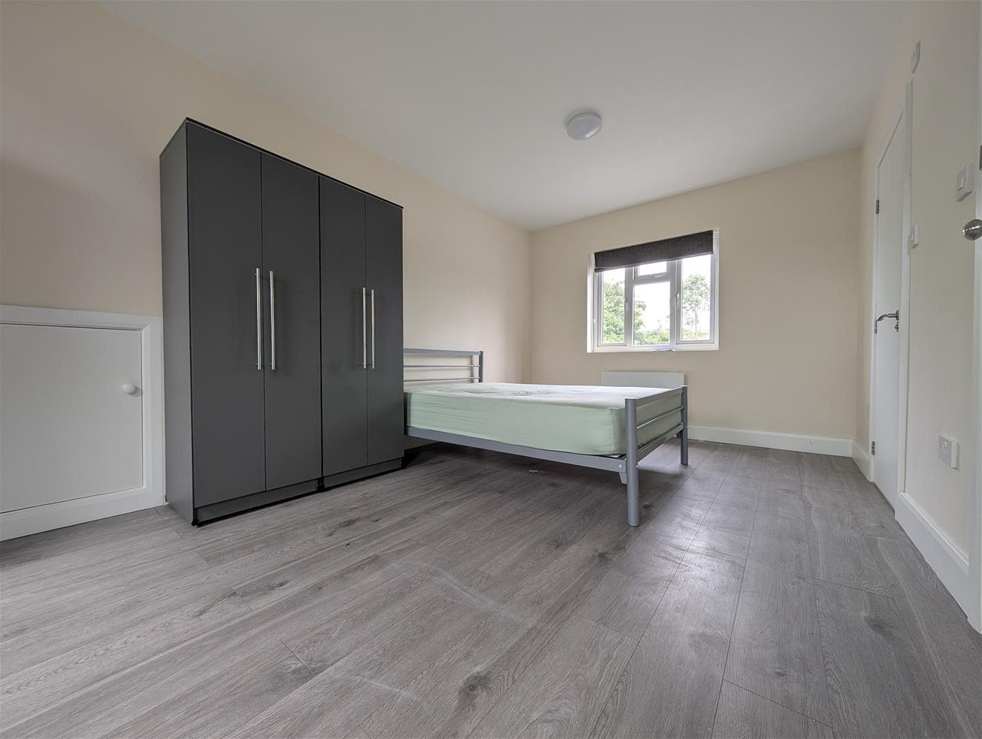 Flat Kingsley Road in Greater London