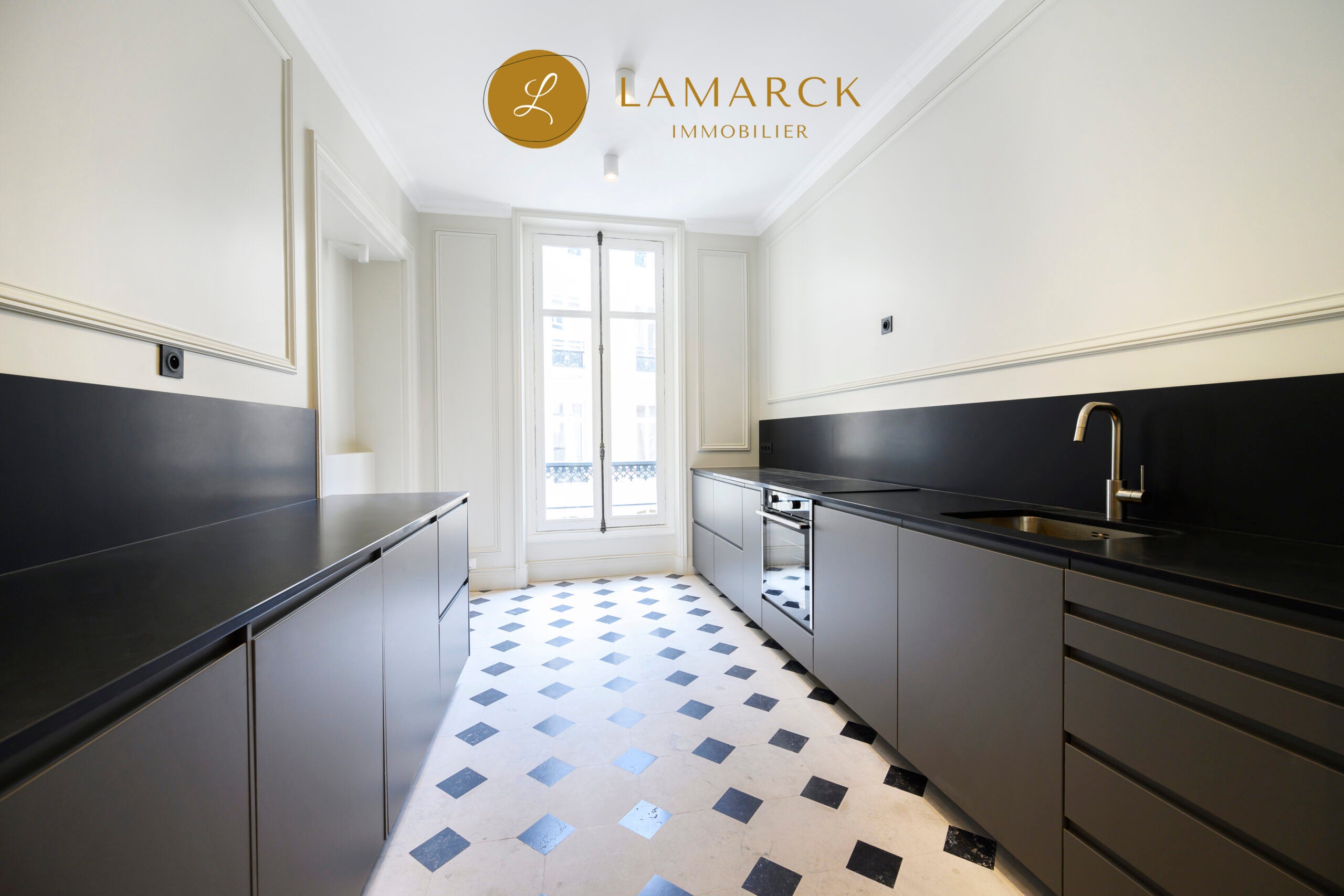 Appartement Place Charles de Gaulle à Paris
