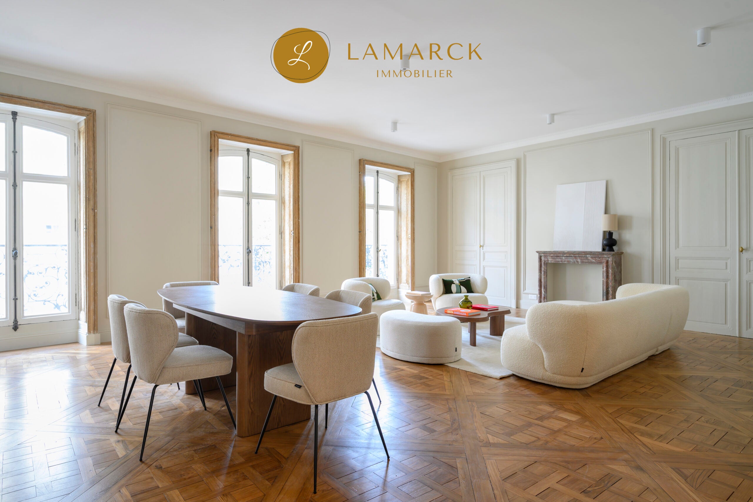 Appartement Place Charles de Gaulle à Paris