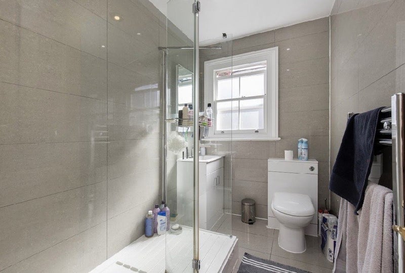 Room Emmanuel Road in Greater London