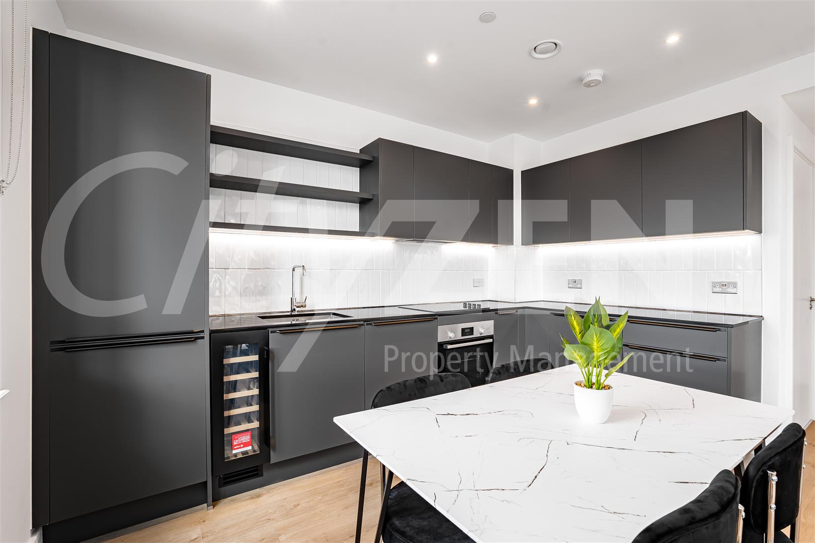 Flat Pettman Crescent in Greater London