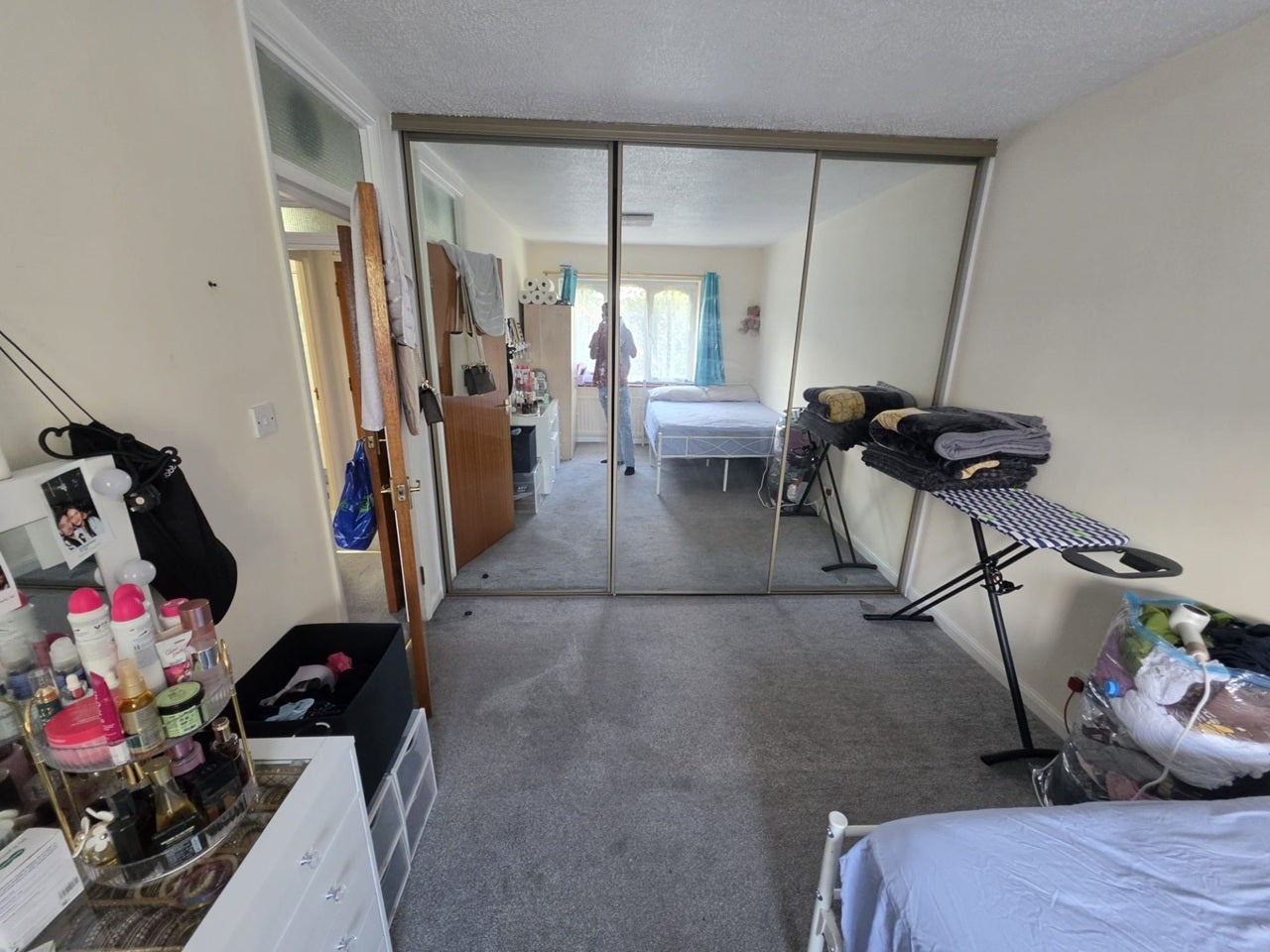 Flat Ithell Court in Greater London